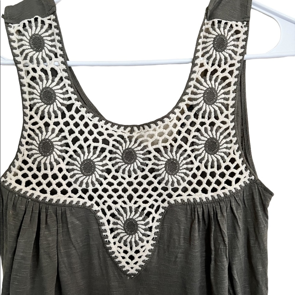 Embroidered top - Picture 2 of 3